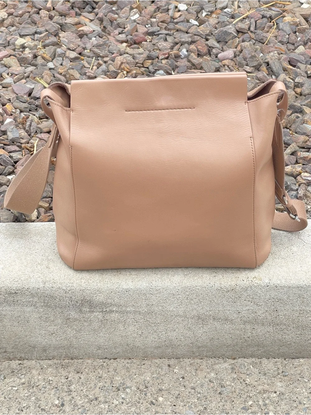 Everlane The Form Bag in Rose/Blush Leather - Made in Italy (Rare & Discontinued